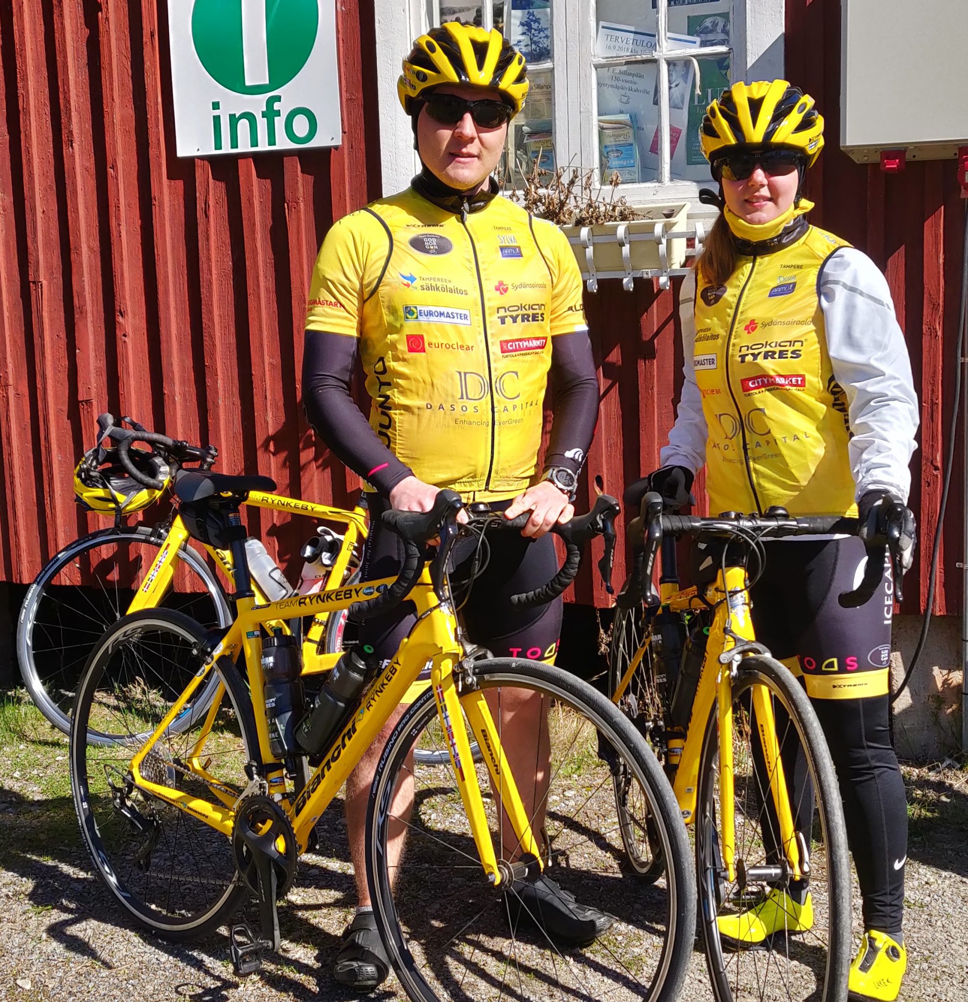 Team Rynkeby -pyöräilijät Tero ja Miina